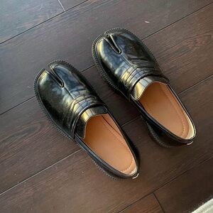 Womens tabi Black Split-Toe Loafers